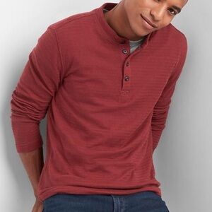 Gap red henley top